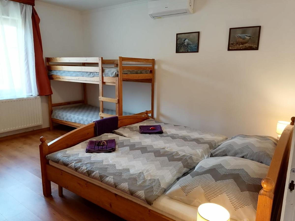 8888 Apartmanhaz Lispeszentadorjan Luaran gambar